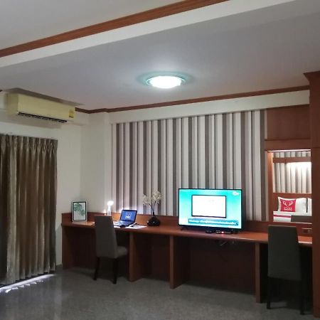 The Route Sriracha Hotel And Residence Бан Лаем Чабанг Экстерьер фото